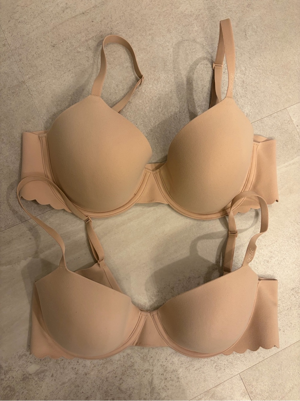 aerie Nude Scallop Edge T-Shirt Bras - Light Nude 34d and 32d